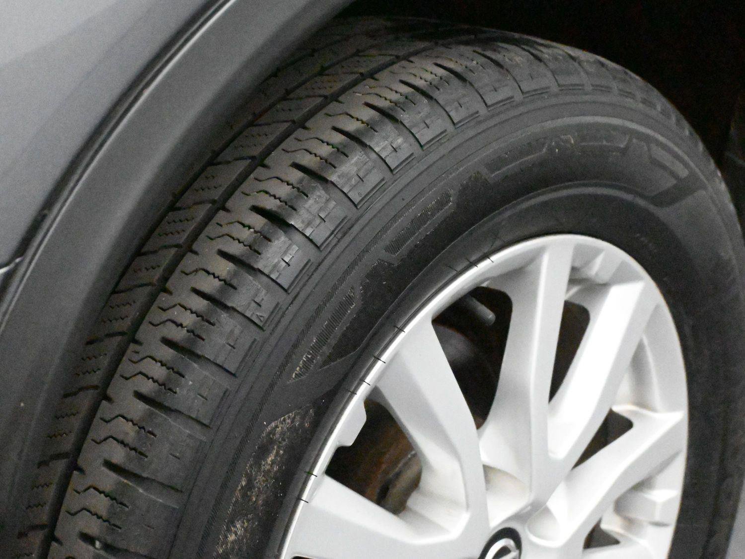 Used 2018 Nissan Rogue SV image 13