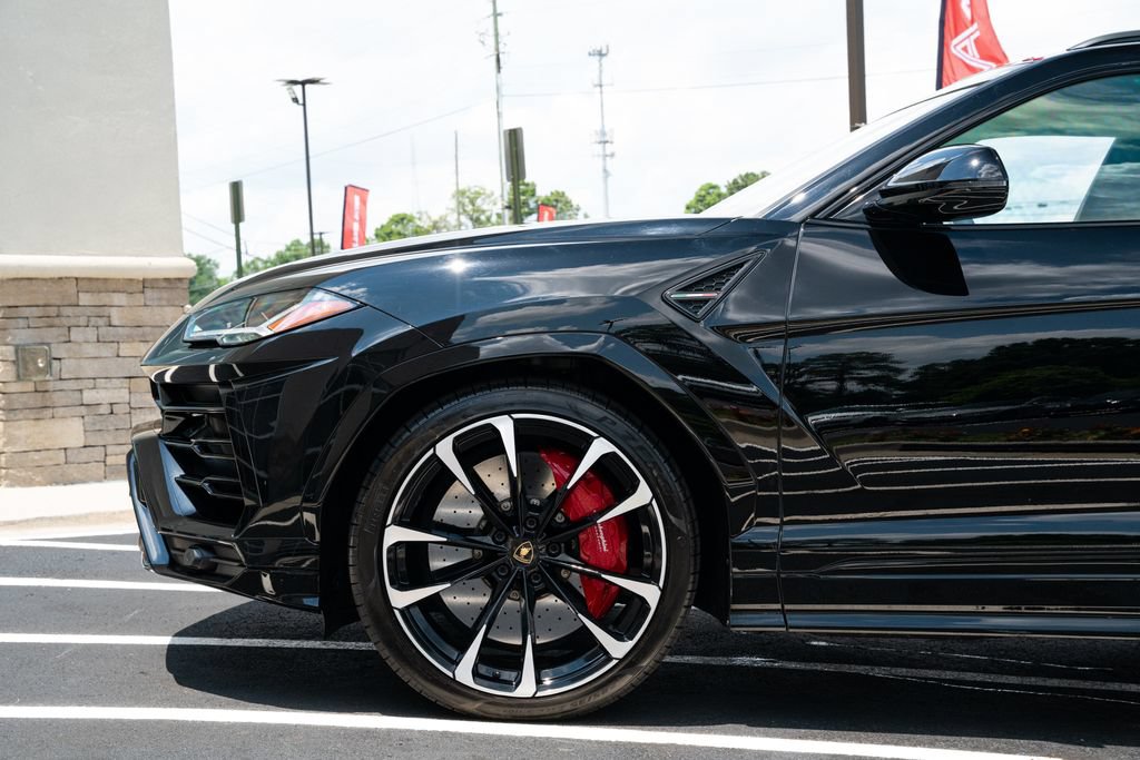 Used 2021 Lamborghini Urus AWD/4WD image 23