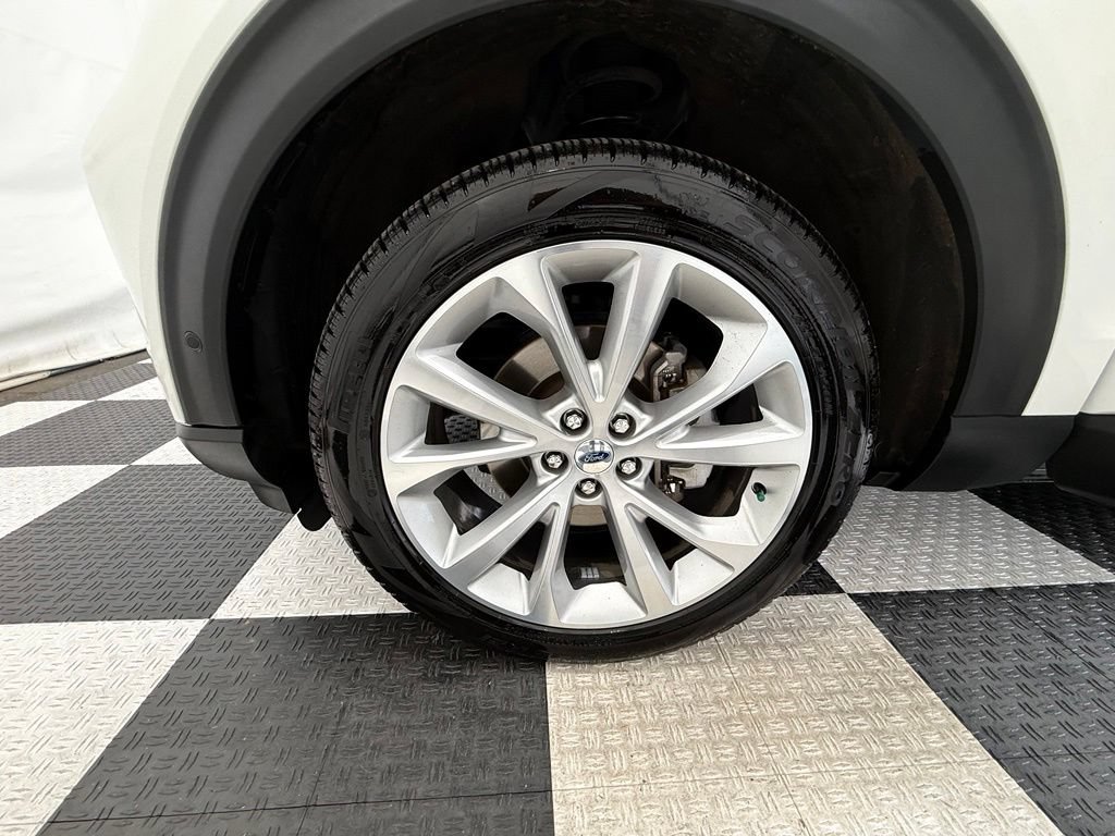 Used 2022 Ford Explorer Platinum w/ Equipment Group 601A AWD/4WD image 11