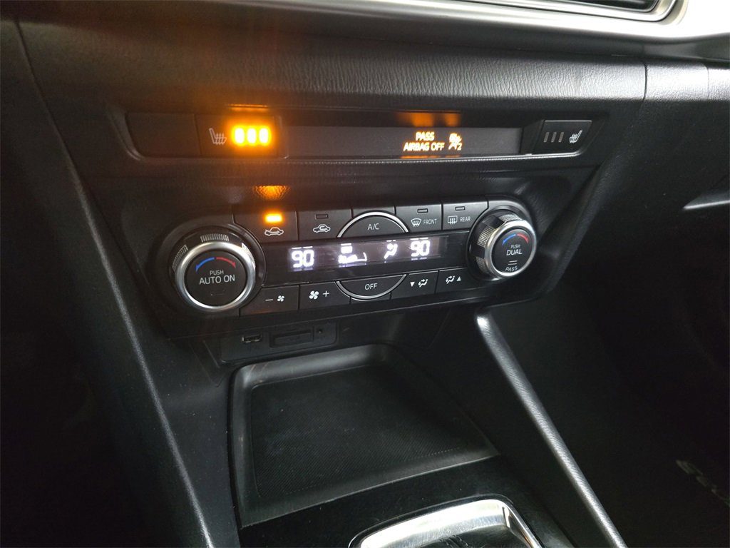 Used 2017 MAZDA MAZDA3 Touring image 25