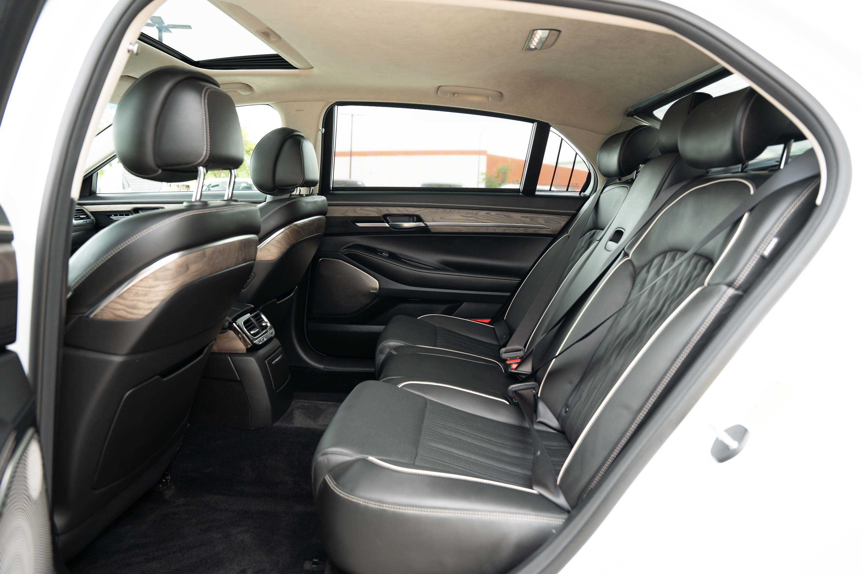 Used 2021 Genesis G90 3.3T Premium AWD/4WD image 25