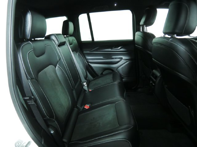 Certified 2023 Jeep Grand Cherokee Altitude AWD/4WD image 15