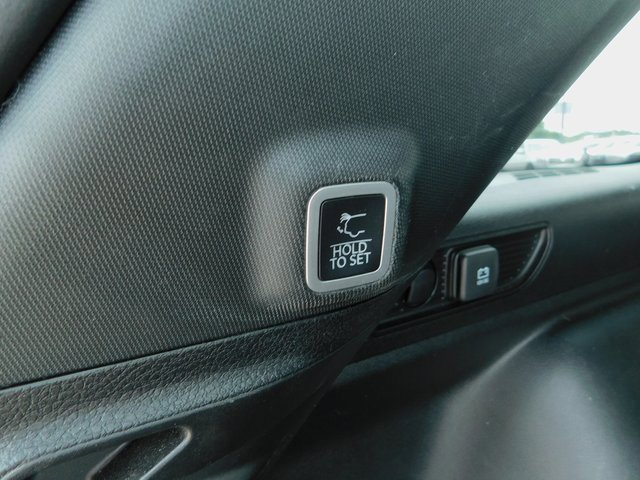 Used 2023 Jeep Grand Cherokee Limited image 33