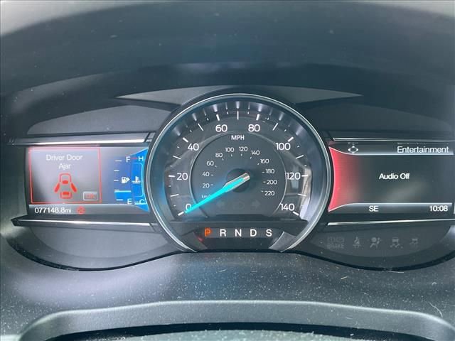 Used 2018 Ford Explorer XLT w/ Equipment Group 202A image 9