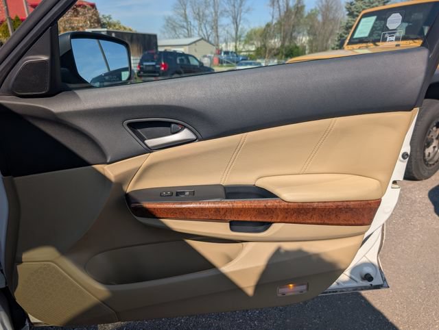 Used 2011 Honda Accord EX-L image 23