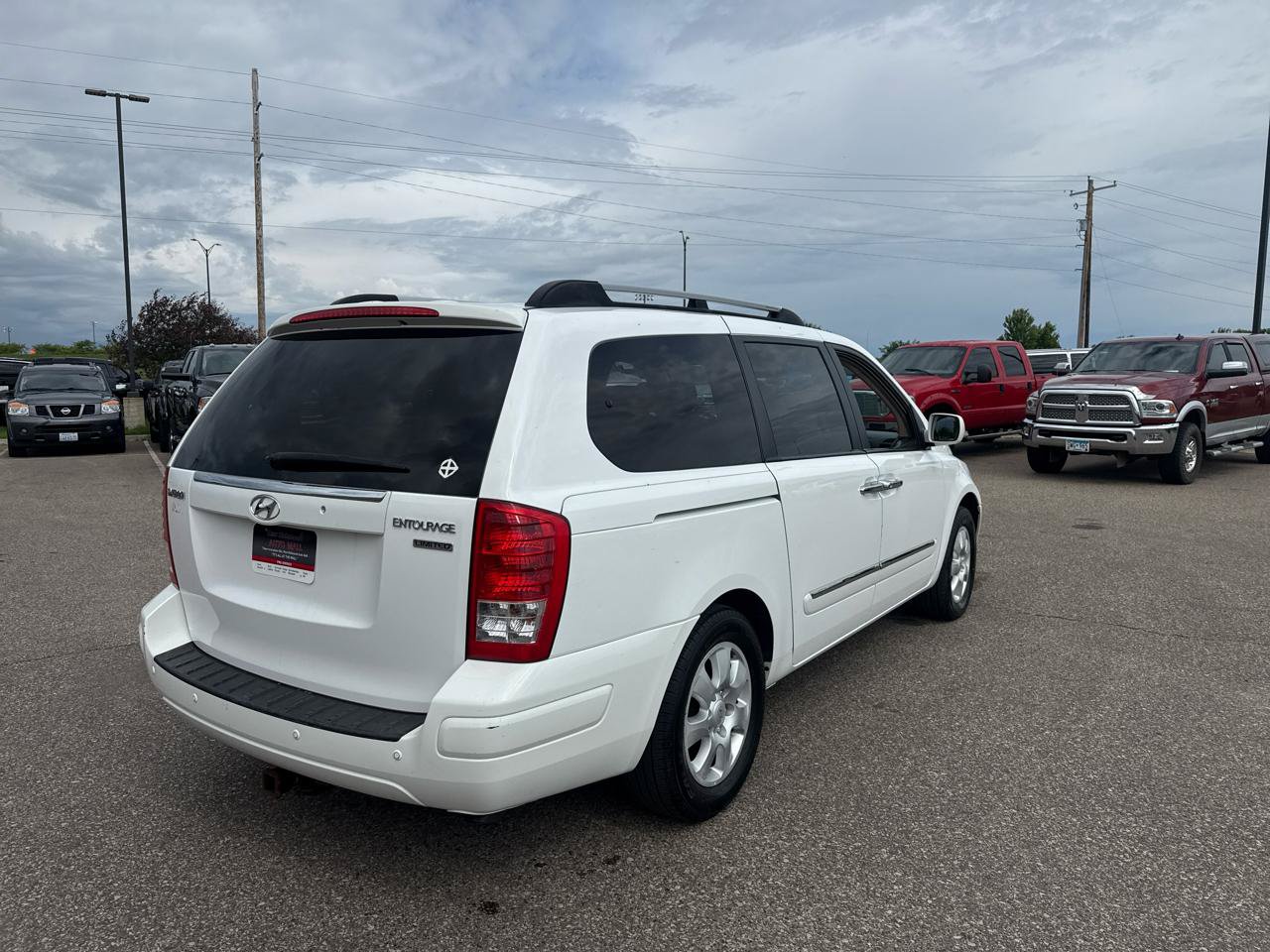 Used 2007 Hyundai Entourage Limited FWD image 5