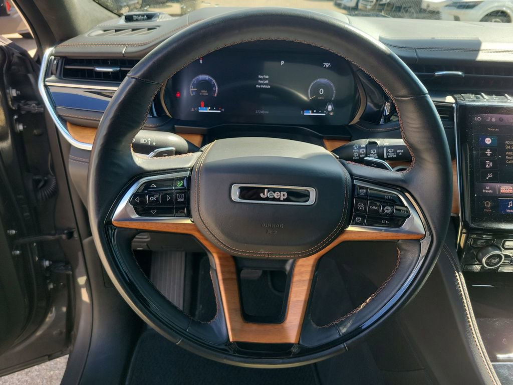 Used 2023 Jeep Grand Cherokee Summit AWD/4WD image 21
