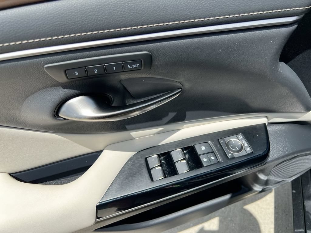 Certified 2025 Lexus ES 350 w/ Premium Package FWD image 11