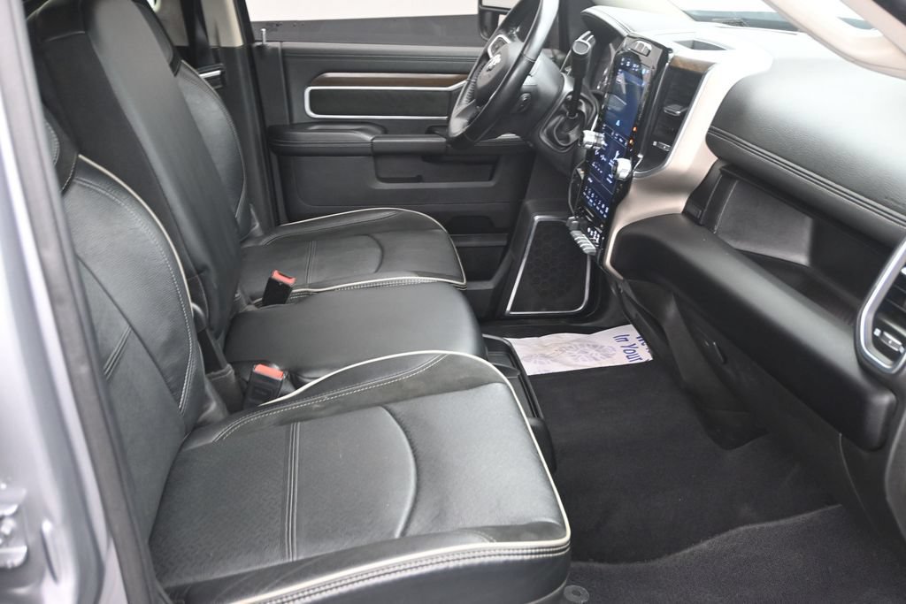 Used 2024 RAM 2500 Laramie AWD/4WD image 11