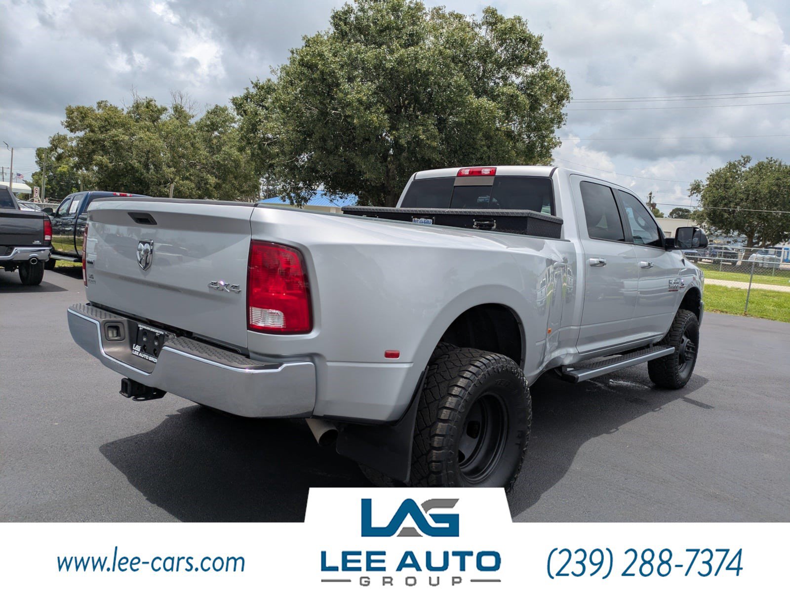 Used 2018 RAM 3500 SLT AWD/4WD image 3