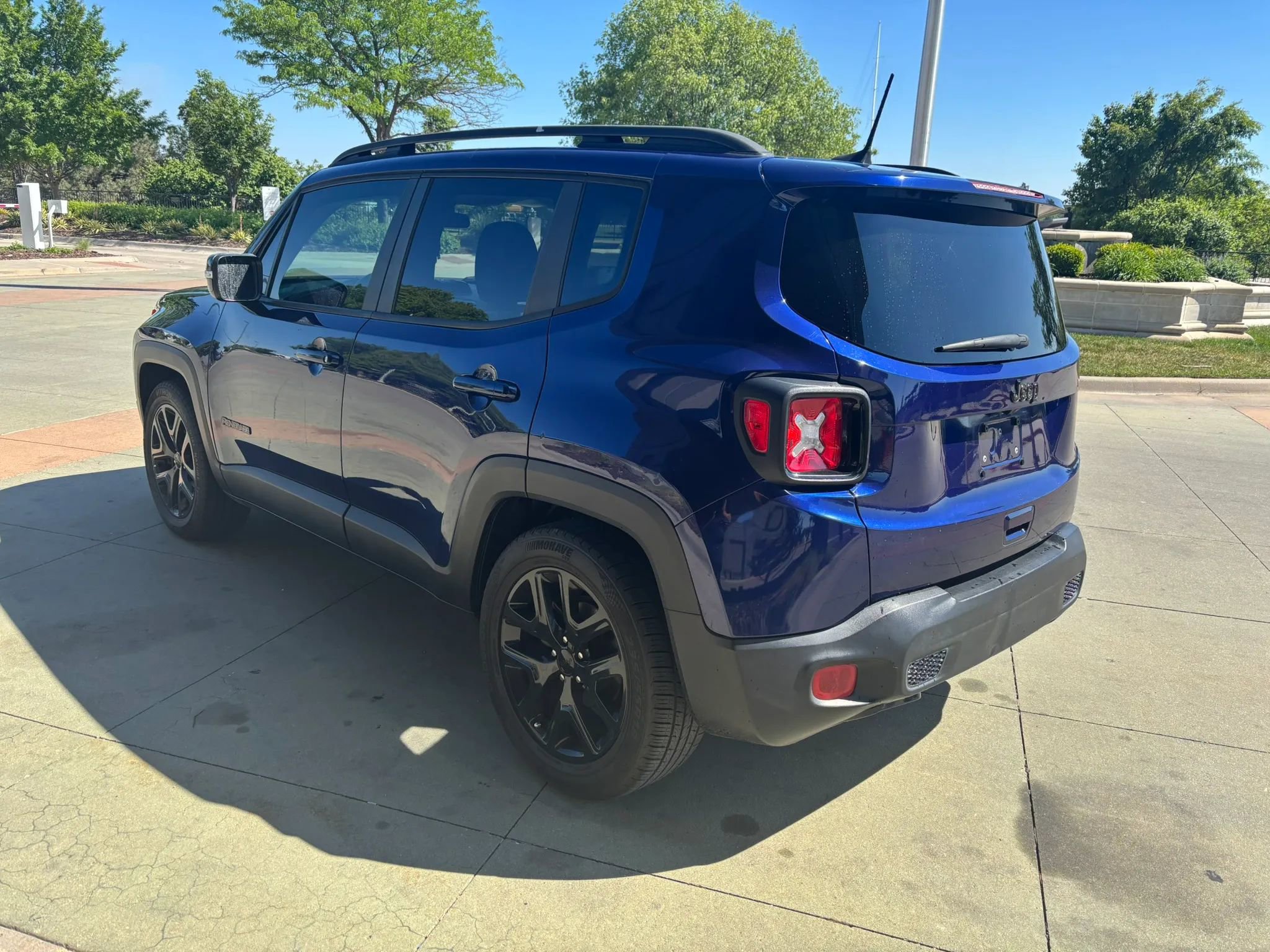 Used 2018 Jeep Renegade Altitude FWD image 5