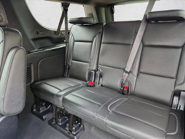 Used 2025 GMC Yukon XL Denali AWD/4WD image 17