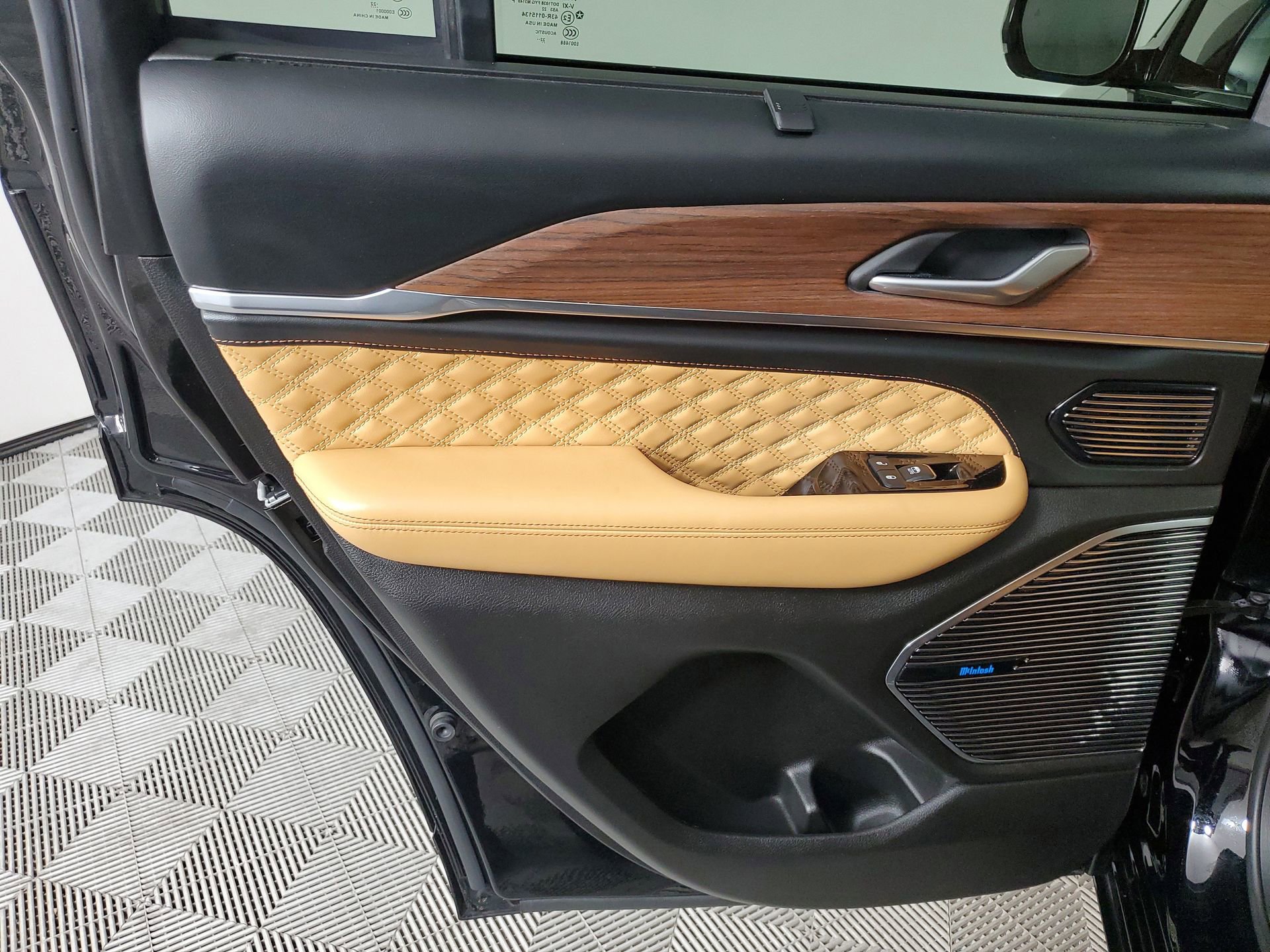 Used 2022 Jeep Grand Cherokee Summit w/ Advanced Protech Group IV image 49