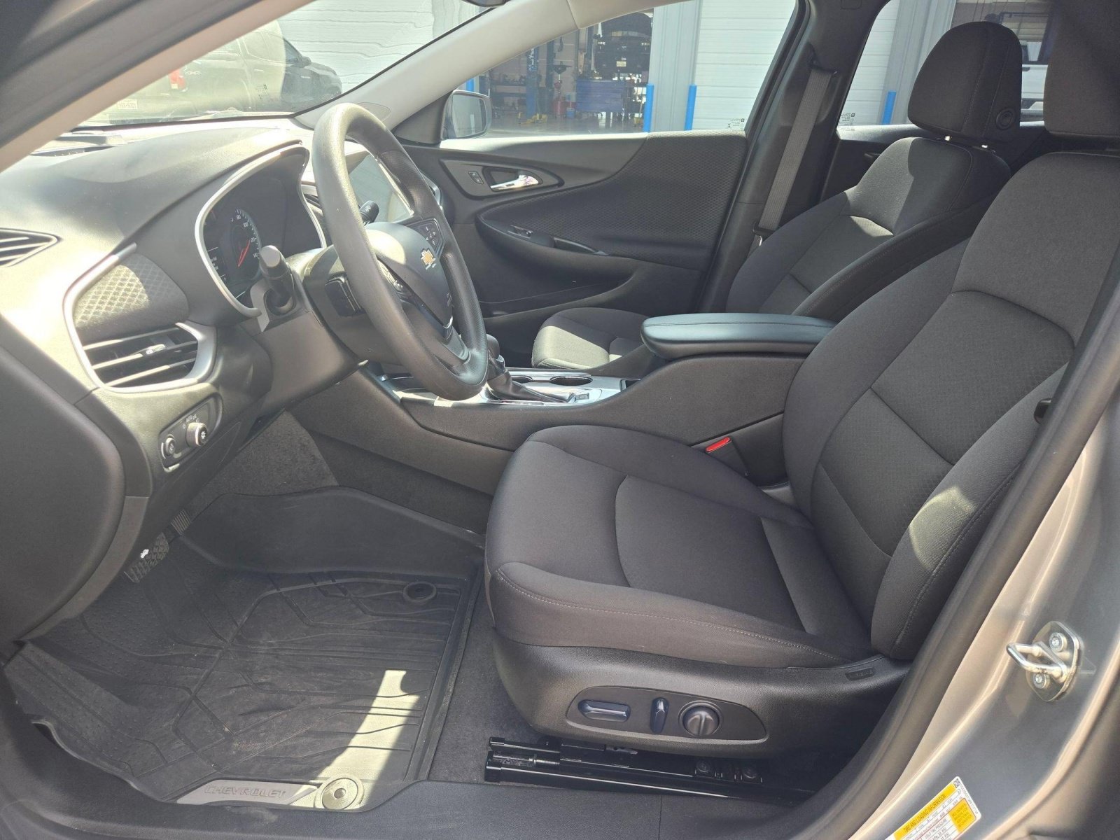 Used 2024 Chevrolet Malibu LT FWD image 8