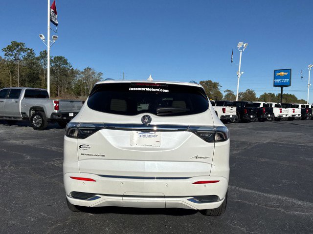 Used 2023 Buick Enclave Avenir image 4