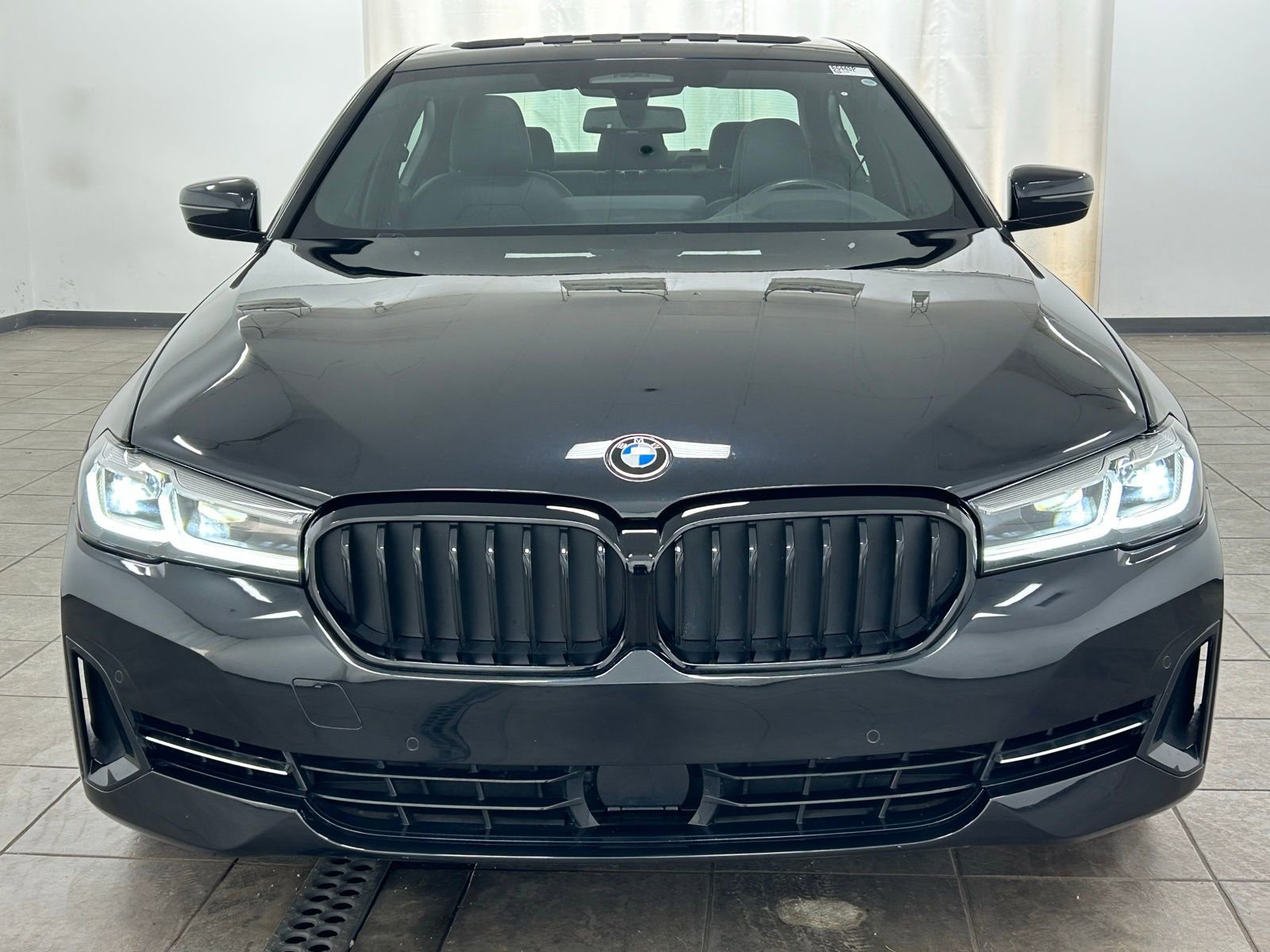 Used 2023 BMW 540i xDrive w/ Premium Package image 7