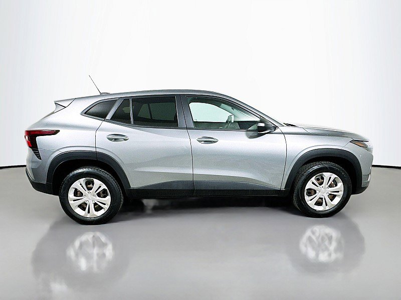 Used 2024 Chevrolet Trax LS FWD image 8