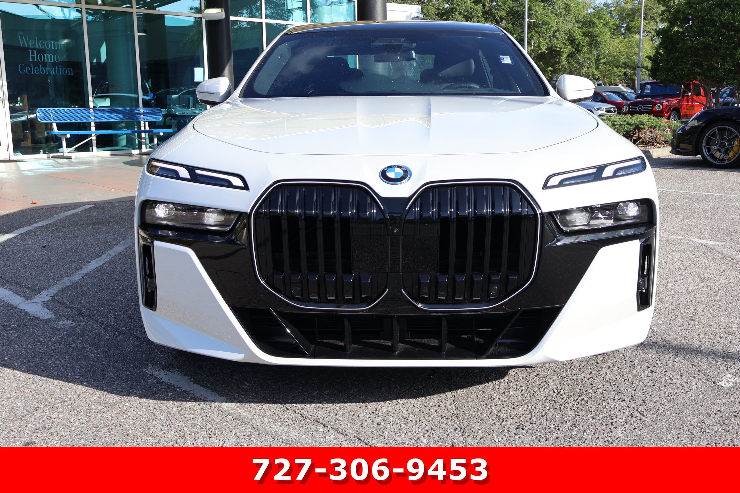 Used 2026 BMW 750e xDrive w/ Luxury Rear Seating Package AWD/4WD image 13