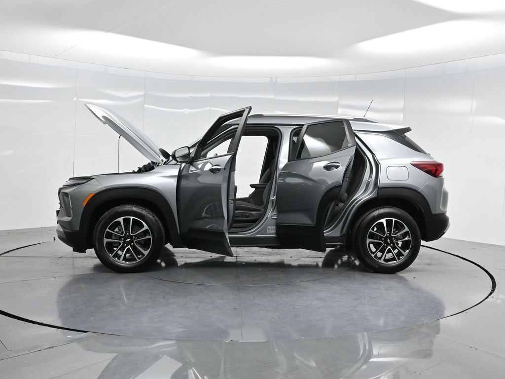 Used 2025 Chevrolet TrailBlazer LT w/ Convenience Package FWD image 49