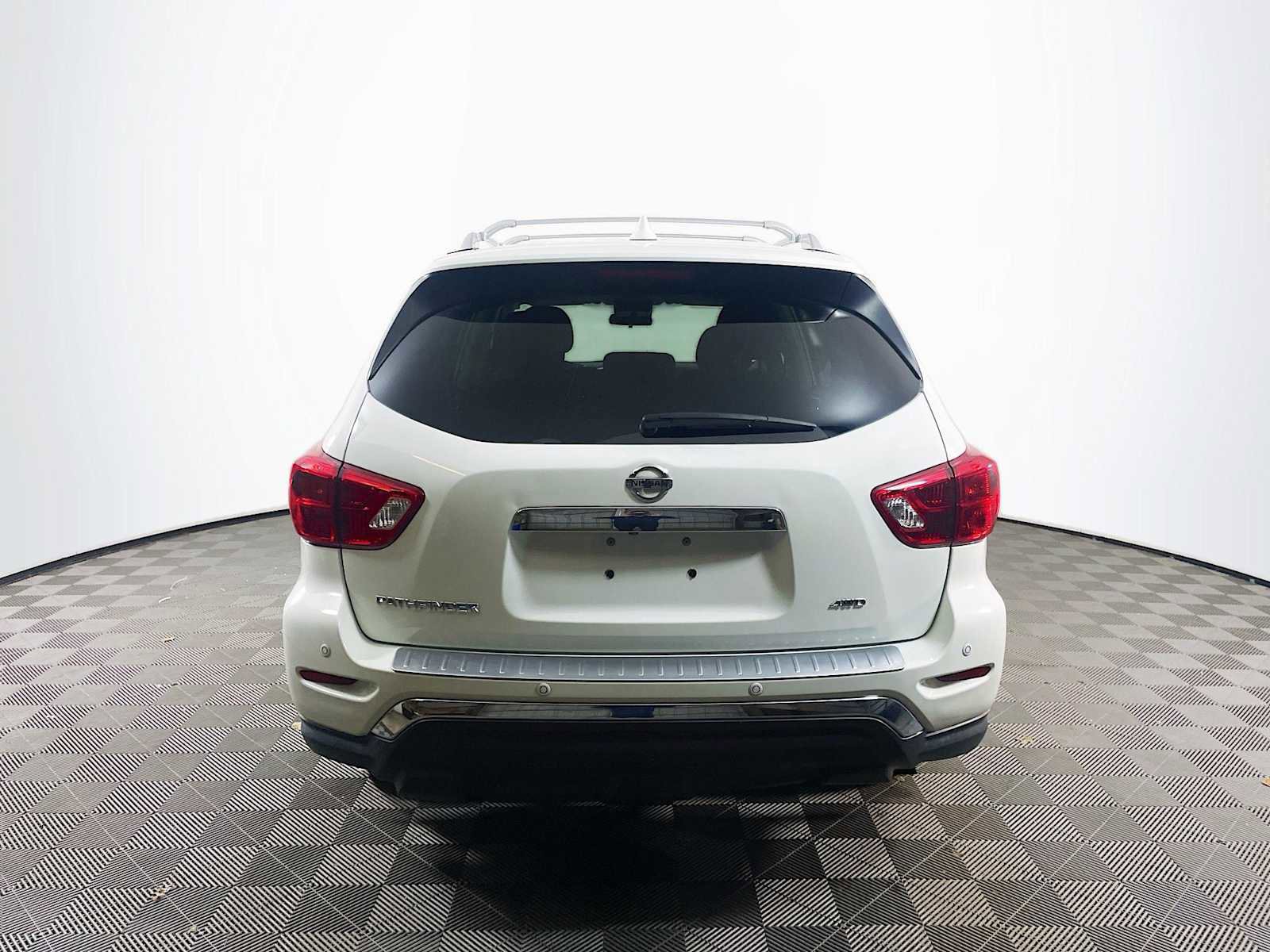 Used 2020 Nissan Pathfinder S image 5