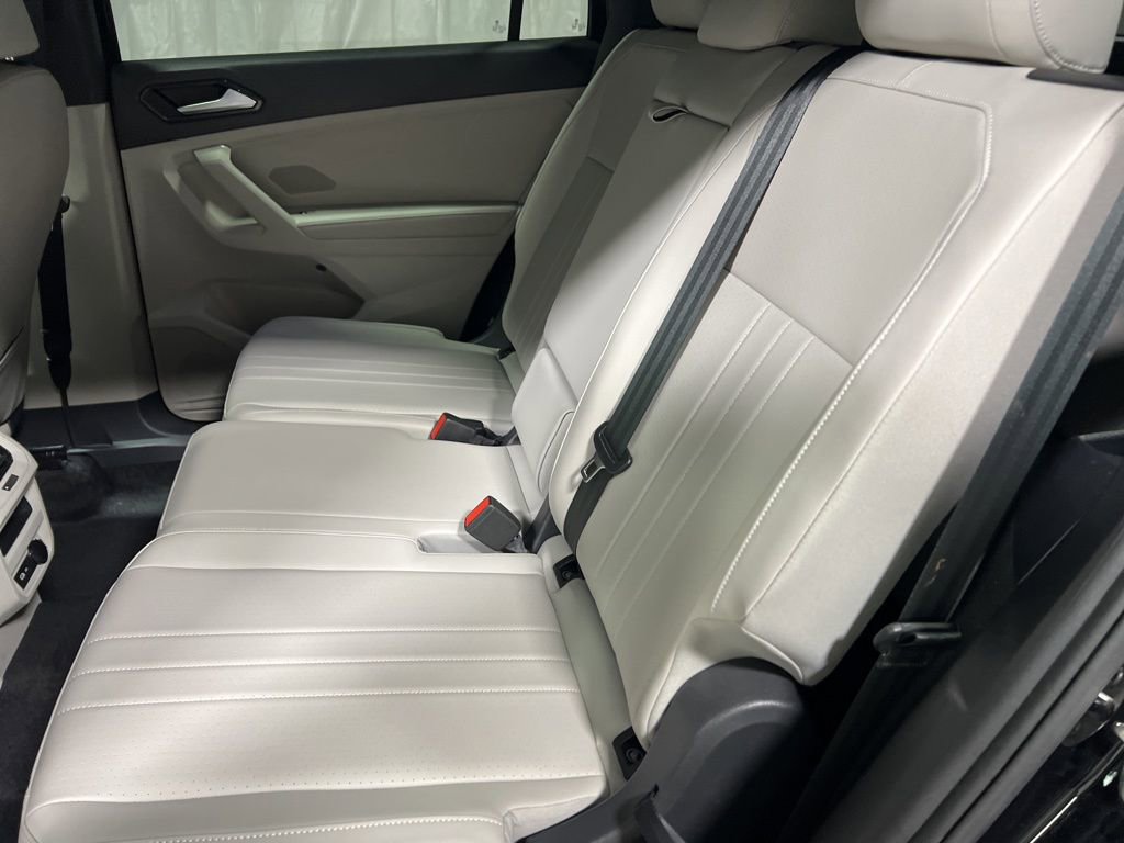 Used 2024 Volkswagen Tiguan SE R-Line image 20