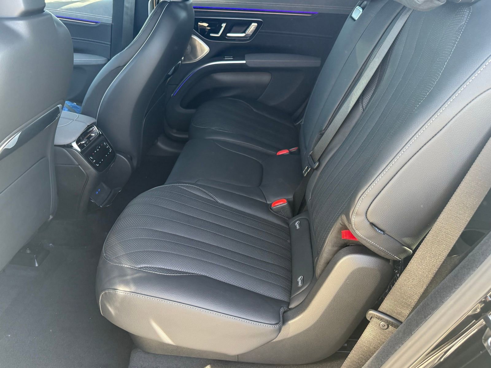 New 2026 Mercedes-Benz EQS 400 4MATIC SUV image 27