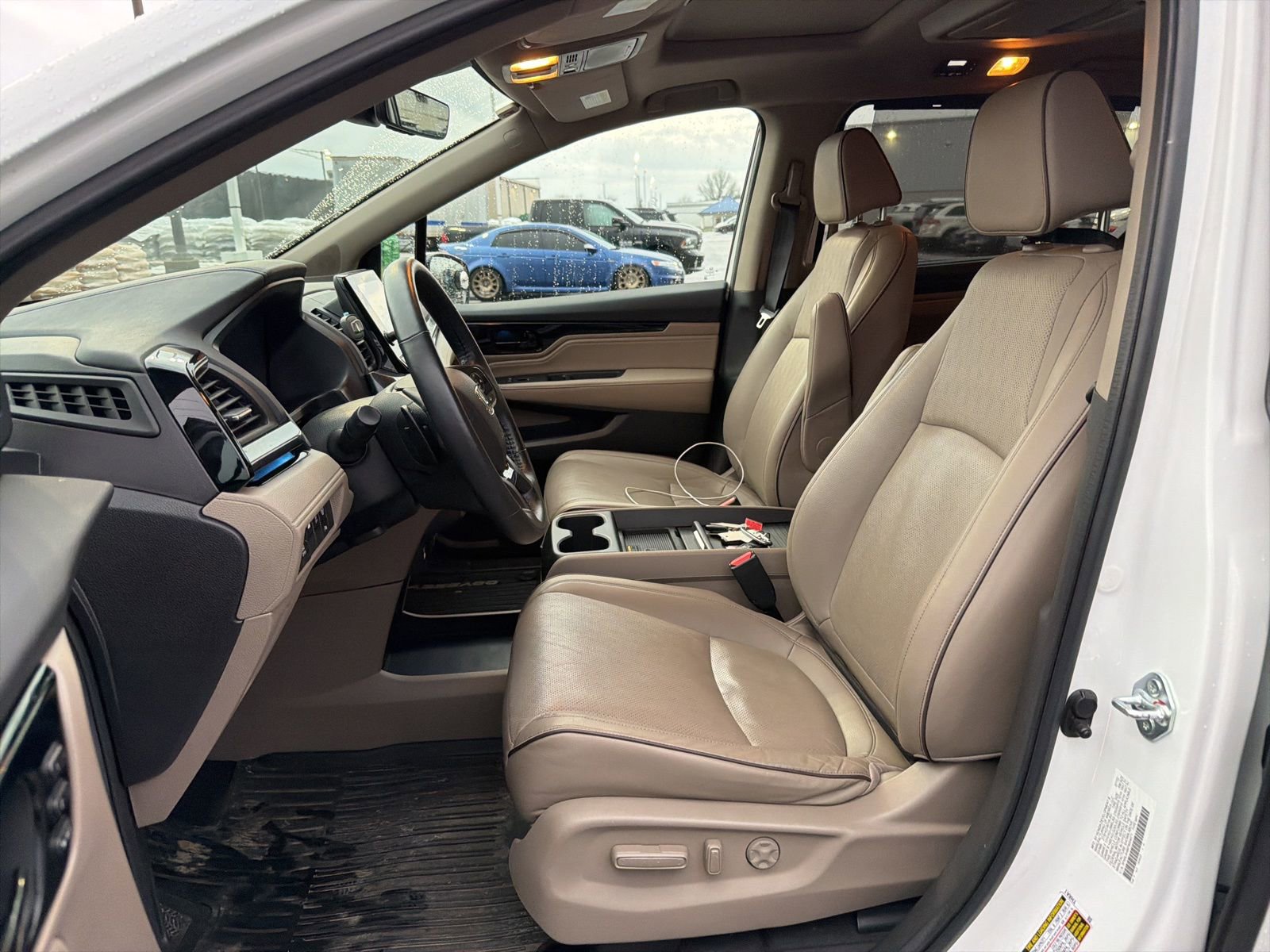 Used 2023 Honda Odyssey Elite image 12
