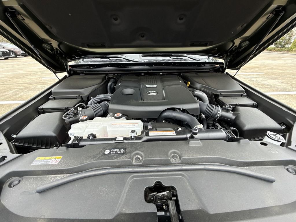 Used 2025 Lexus GX 550 w/ Accessory Package (Z1) image 14