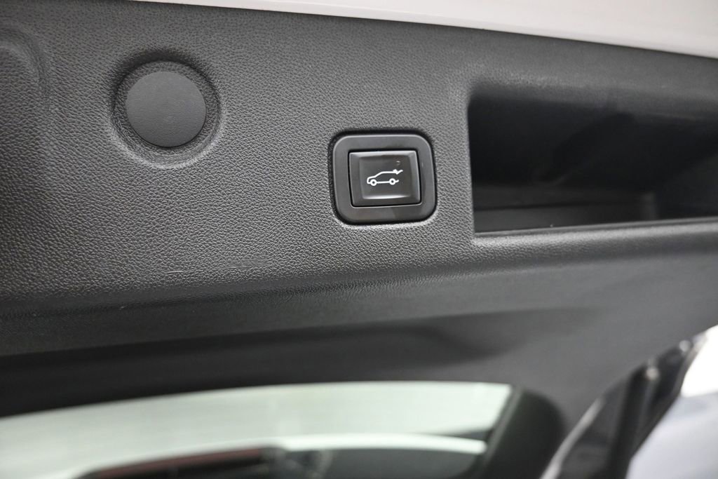 Used 2018 Chevrolet Equinox Premier AWD/4WD image 10