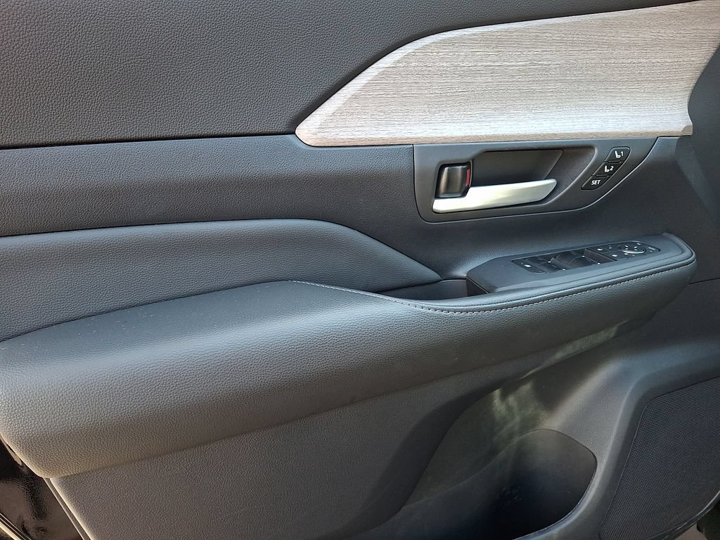 Certified 2026 Toyota Grand Highlander AWD image 13