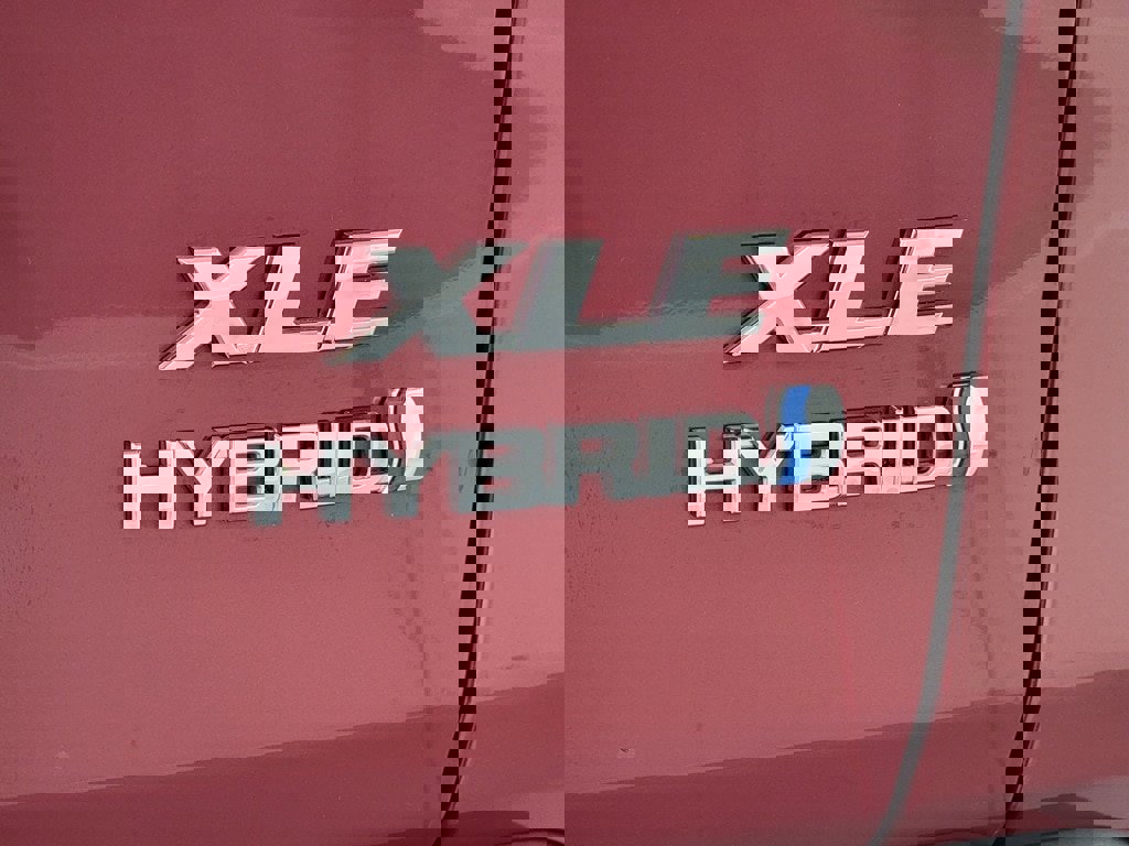 Certified 2022 Toyota RAV4 XLE Premium image 10