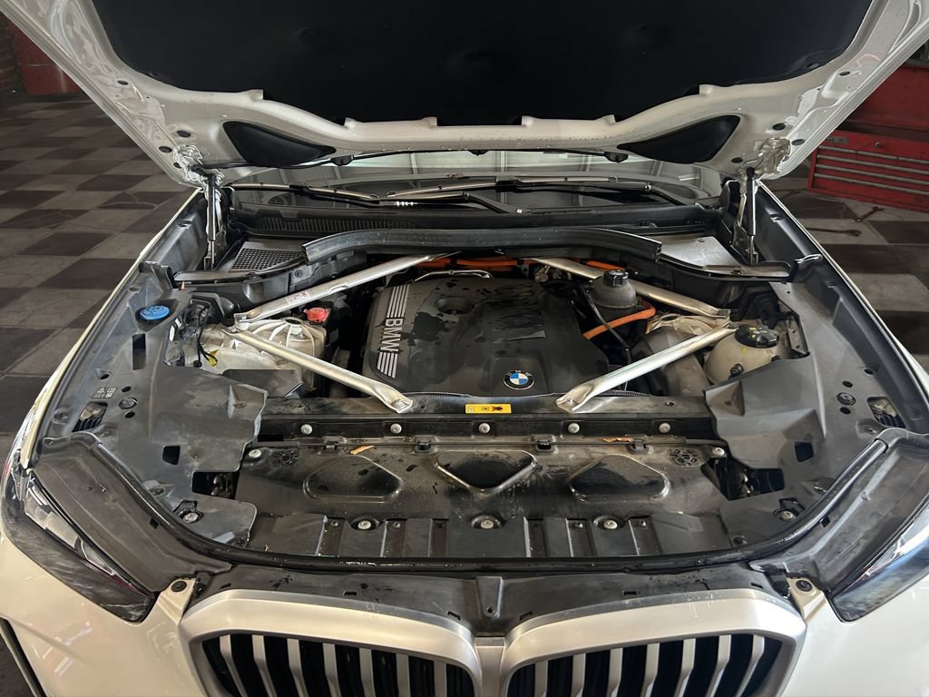 Used 2025 BMW X5 xDrive50e AWD/4WD image 27