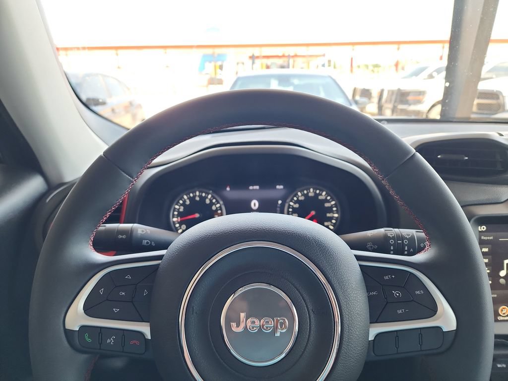 Used 2023 Jeep Renegade Trailhawk AWD/4WD image 22