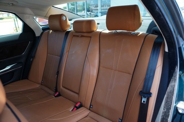 Used 2016 Jaguar XJ R-Sport RWD image 12
