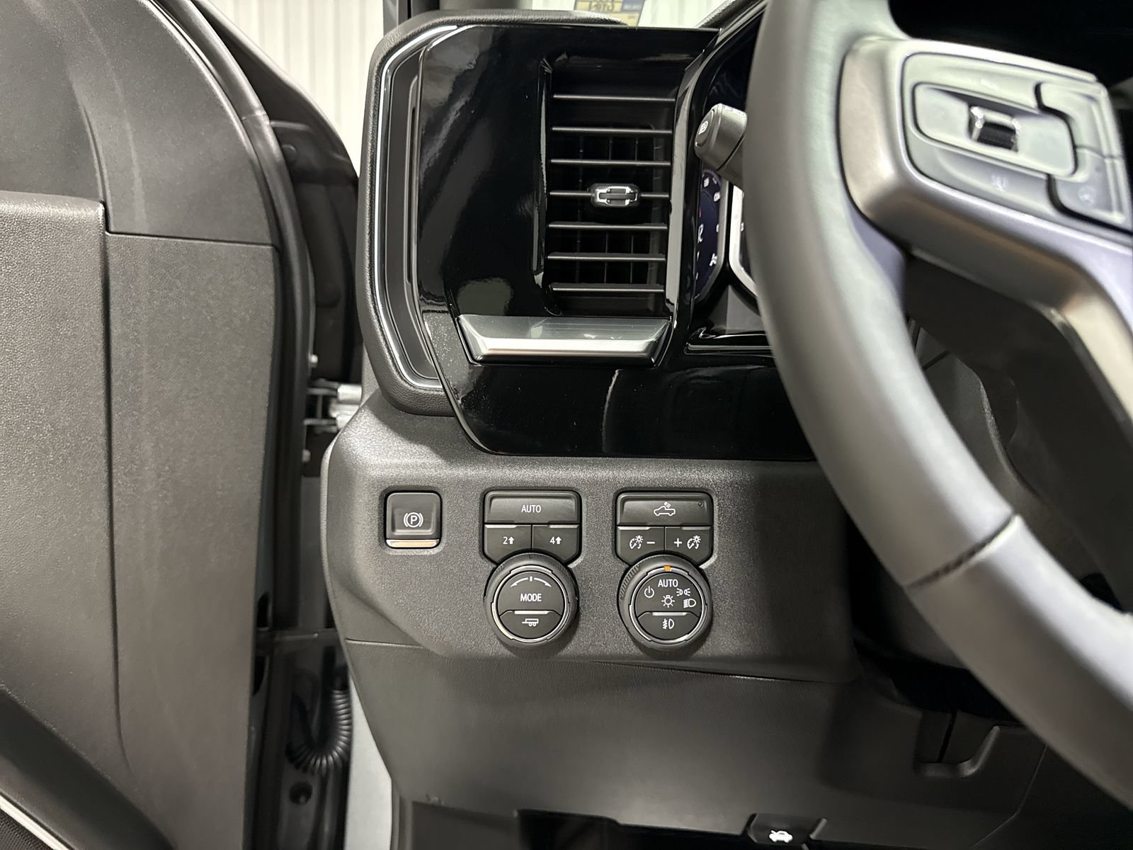 New 2026 Chevrolet Silverado 1500 RST w/ RST Select Package AWD/4WD image 18