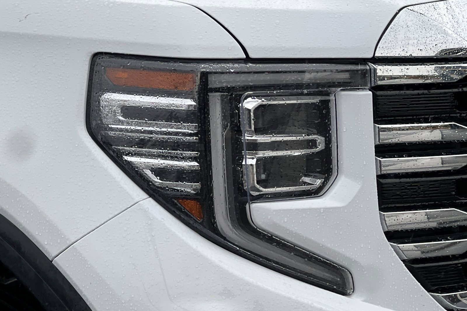 Used 2024 GMC Sierra 1500 SLT image 44