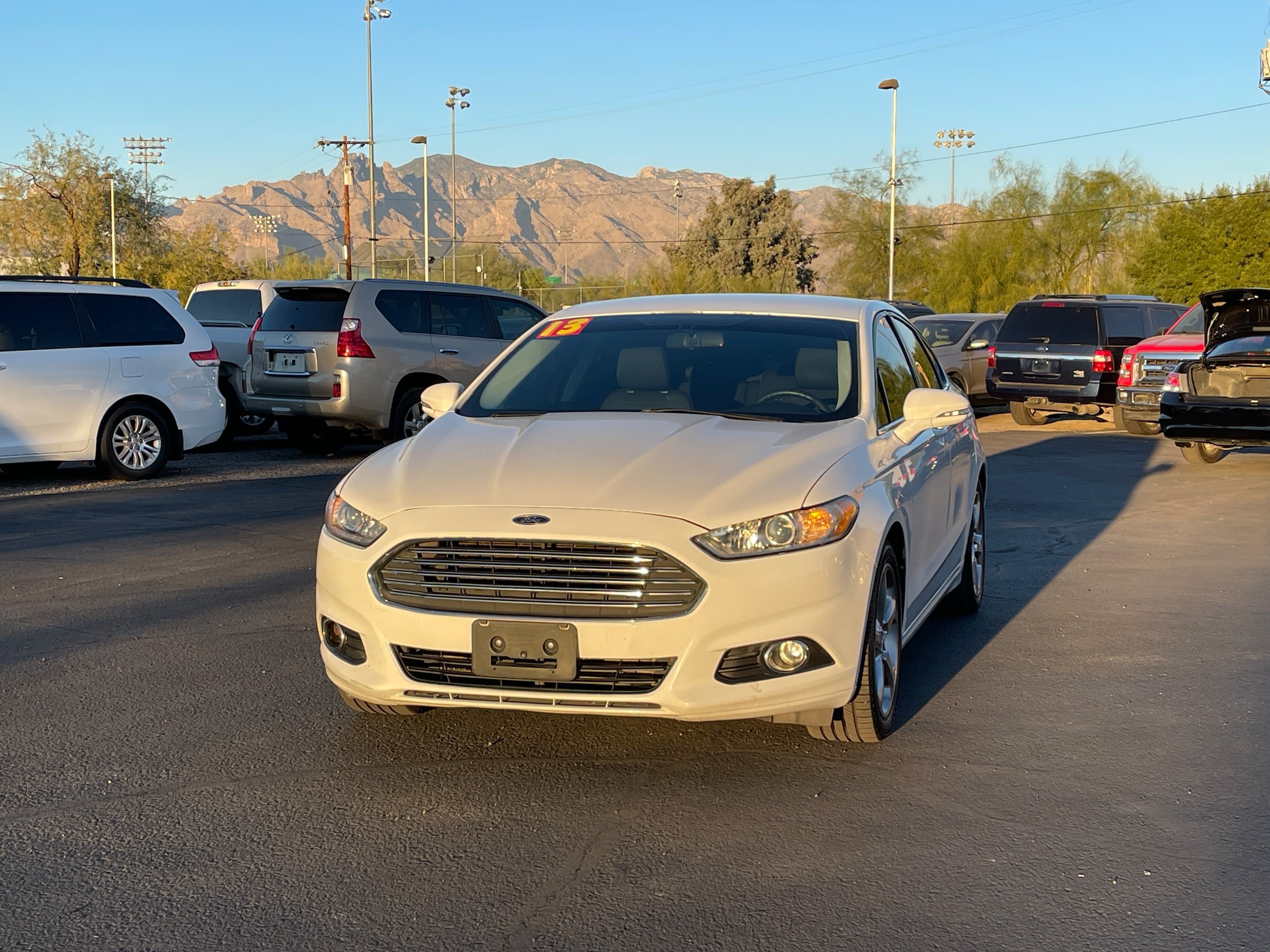 Used 2013 Ford Fusion SE FWD image 8