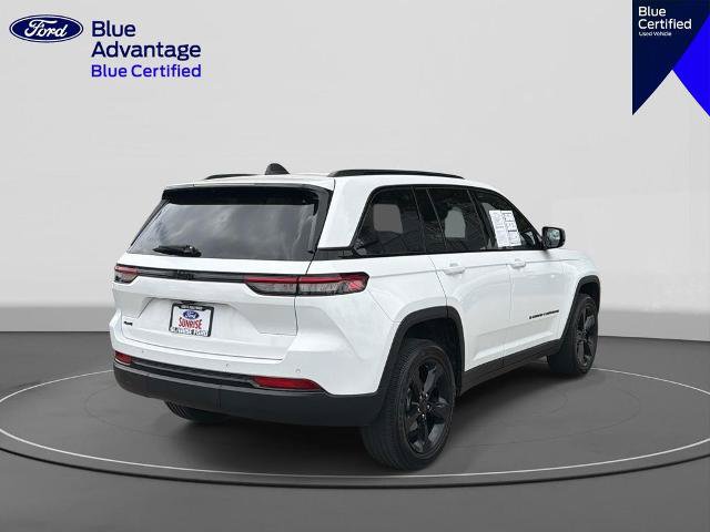 Used 2023 Jeep Grand Cherokee Altitude AWD/4WD image 5