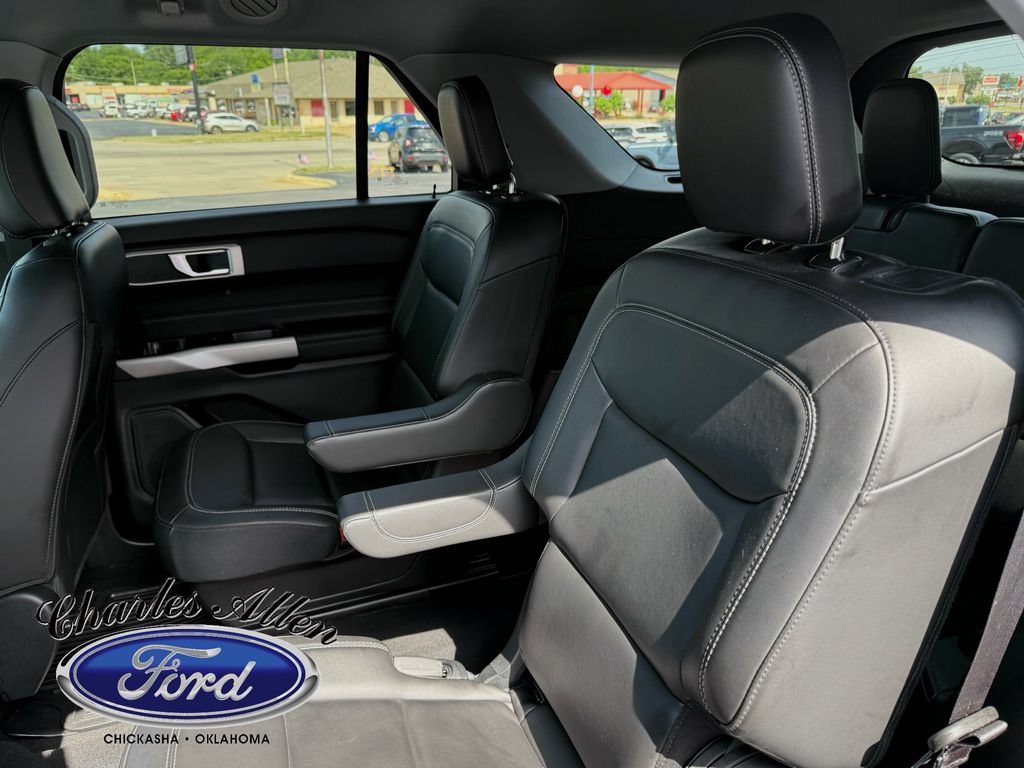 Used 2024 Ford Explorer XLT w/ Equipment Group 202A RWD image 15