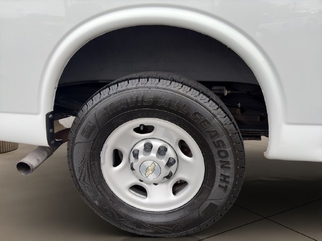 Used 2021 Chevrolet Express 2500 Extended w/ Driver Convenience Package RWD image 8