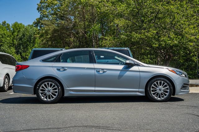 Used 2015 Hyundai Sonata Limited w/ Option Group 06 FWD image 4
