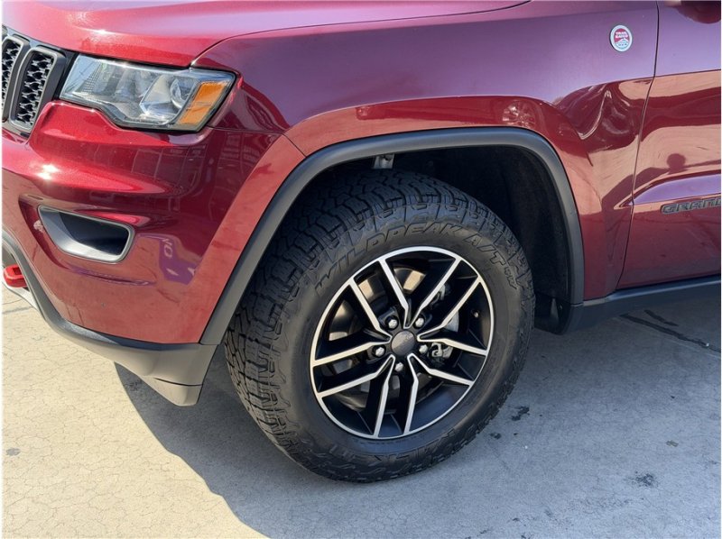 Used 2020 Jeep Grand Cherokee Trailhawk AWD/4WD image 10