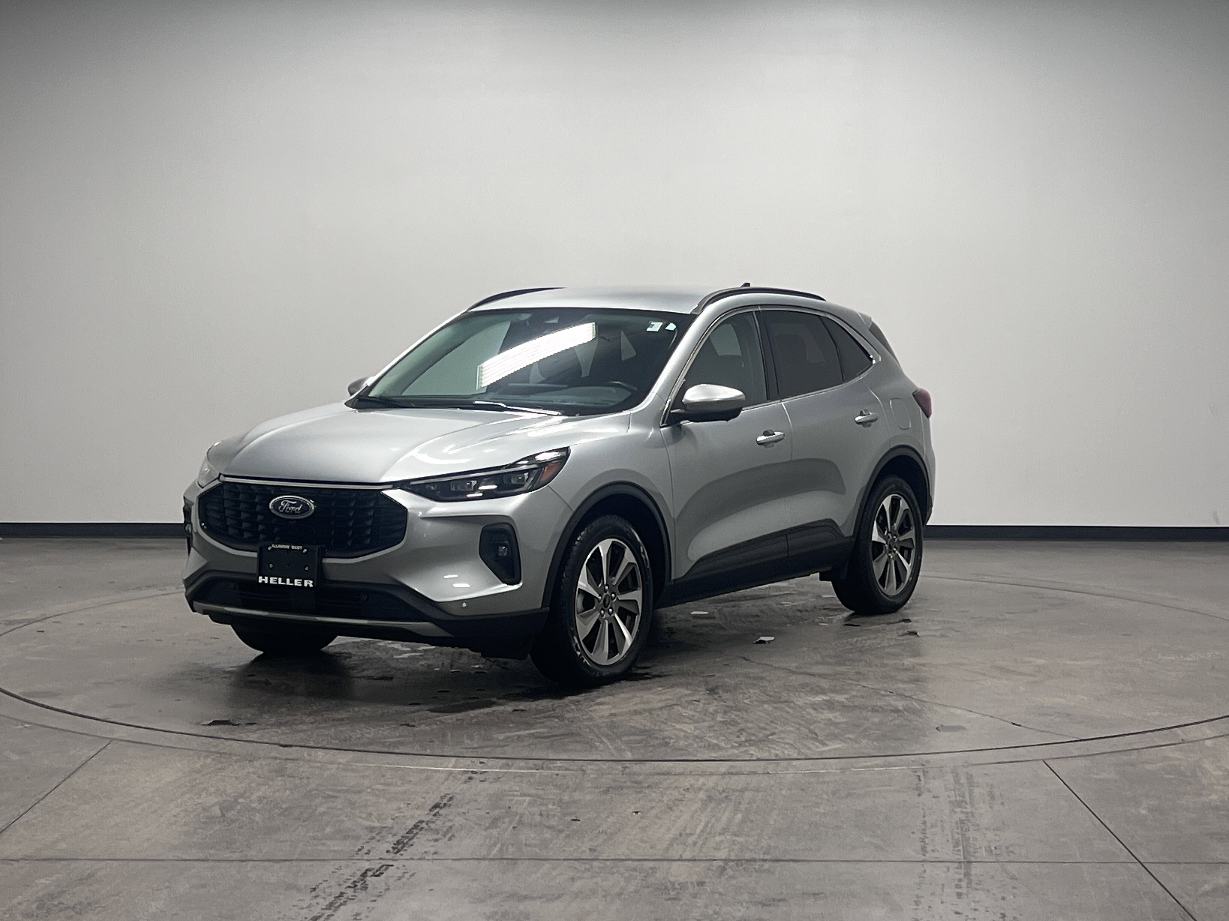 Used 2024 Ford Escape Platinum image 4