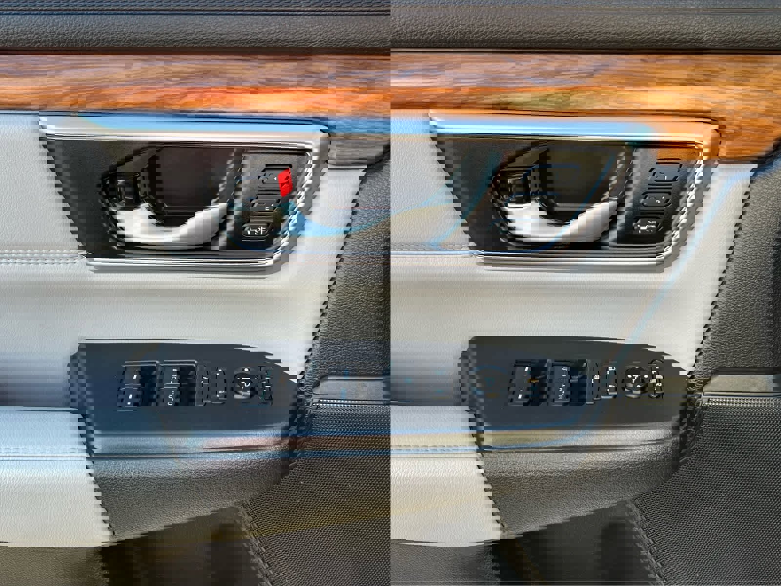 Used 2020 Honda CR-V Touring image 29