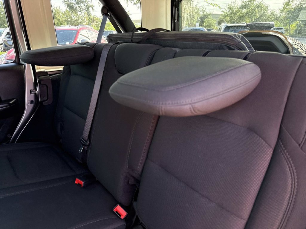 Used 2019 Jeep Wrangler Unlimited Sport S AWD/4WD image 15