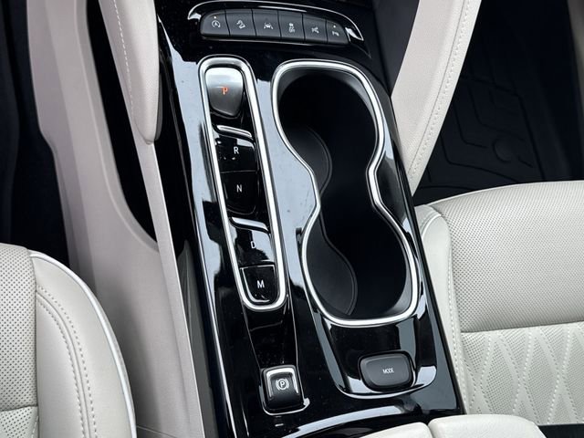 Used 2023 Buick Envision Avenir AWD/4WD image 16