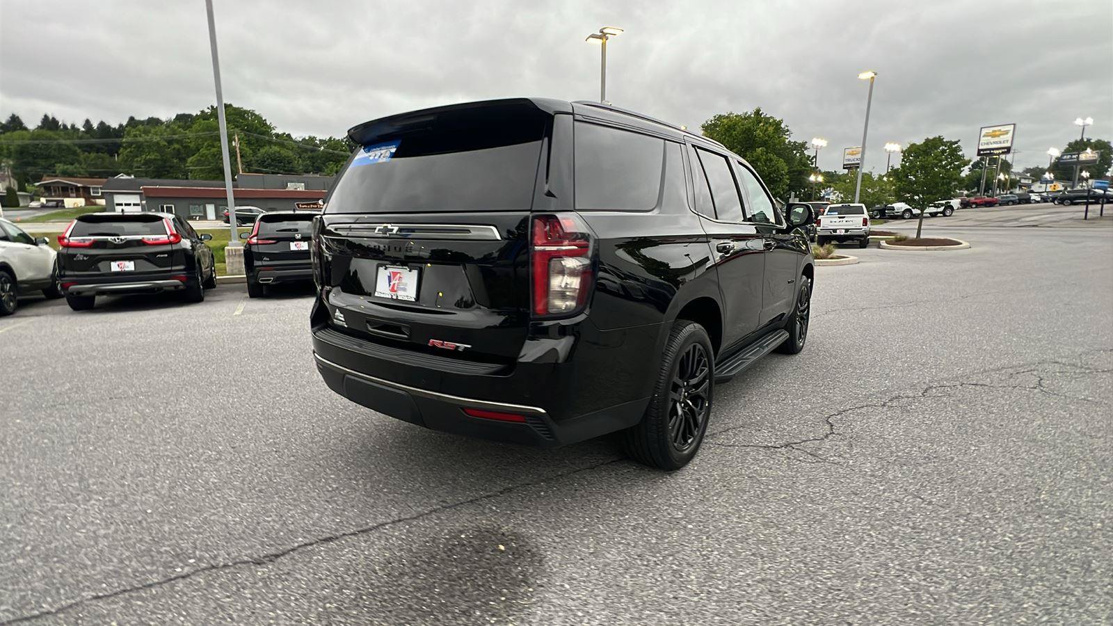 Used 2022 Chevrolet Tahoe RST w/ Luxury Package AWD/4WD image 4