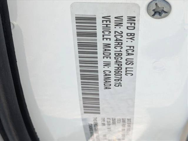 Used 2023 Chrysler Pacifica Touring-L FWD image 23