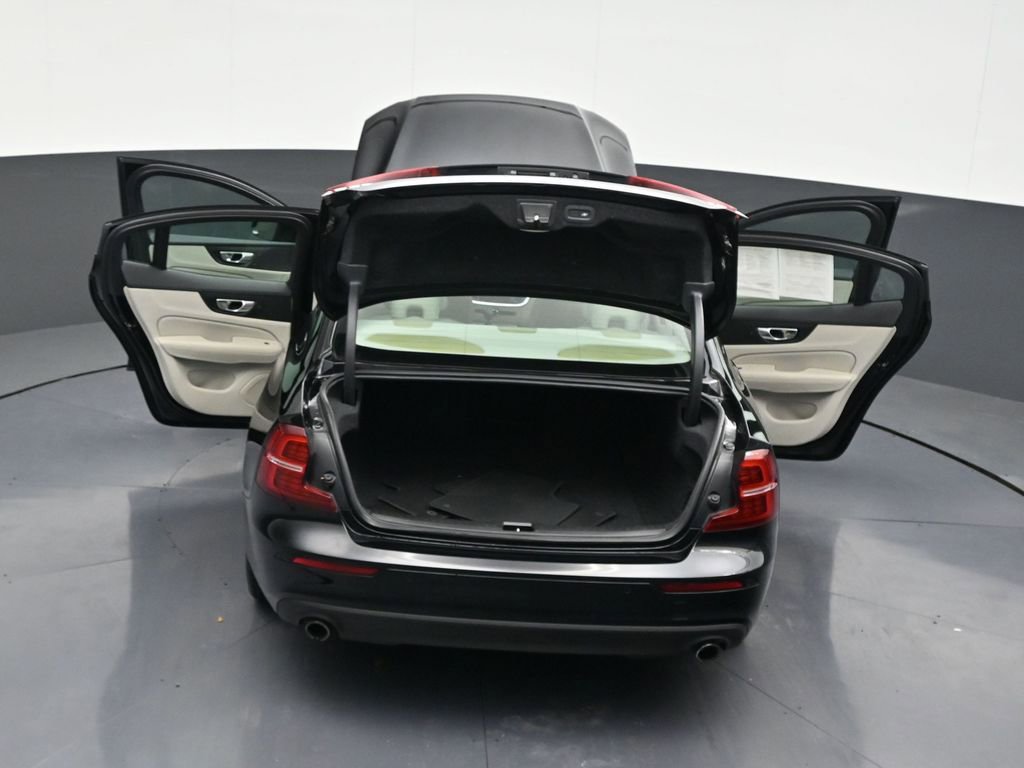 Used 2019 Volvo S60 T5 Momentum w/ Premium Package image 35