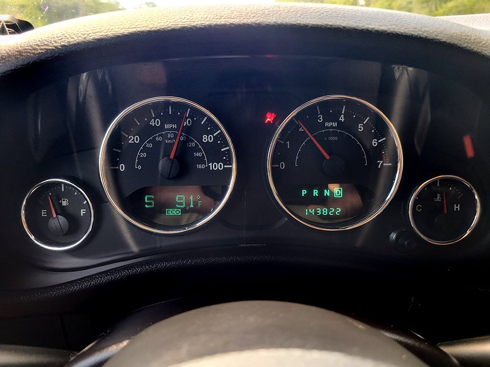Used 2013 Jeep Wrangler Unlimited Sahara w/ Dual Top Group AWD/4WD image 30